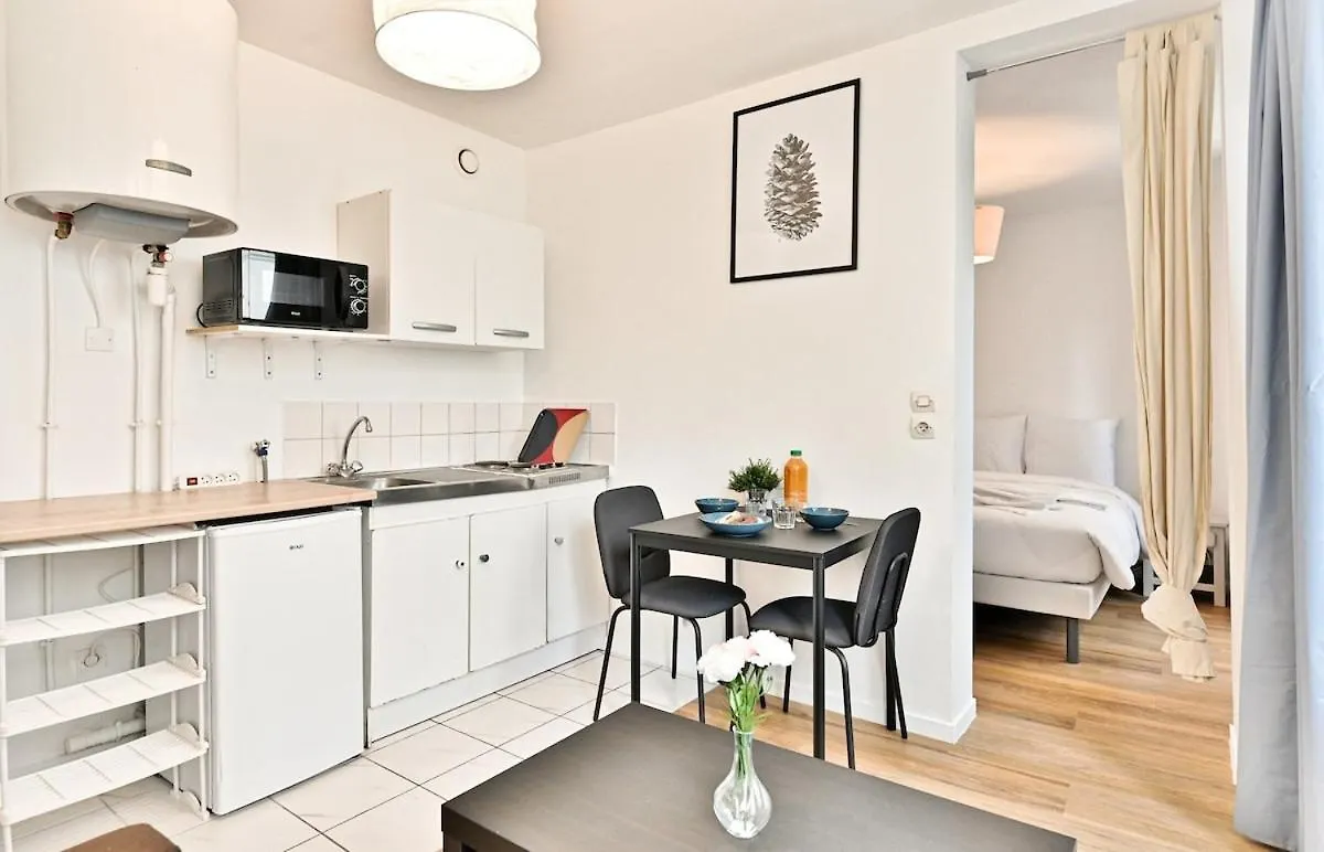 Apartment Near Mairie Paris 10Eme - III 0*,